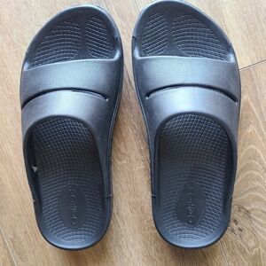 OOFOS OOahh Slide Recovery Sandals Black Men 3 Women 5 Summer